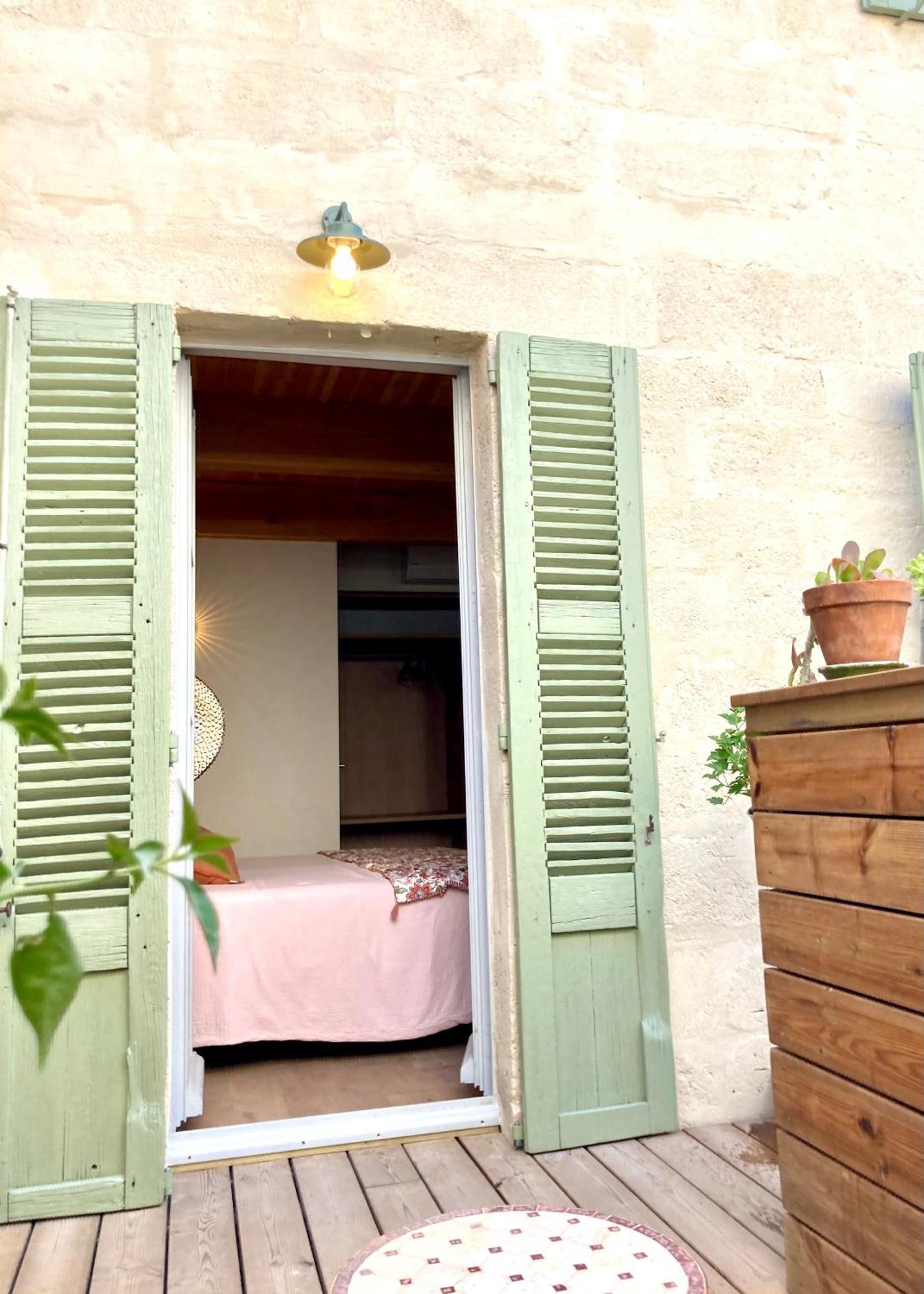 Le Petit Avignon - Chambres & Appartement A Deux Pas Du Pont D'Avignon Et Du Palais Des Papes Zimmer foto
